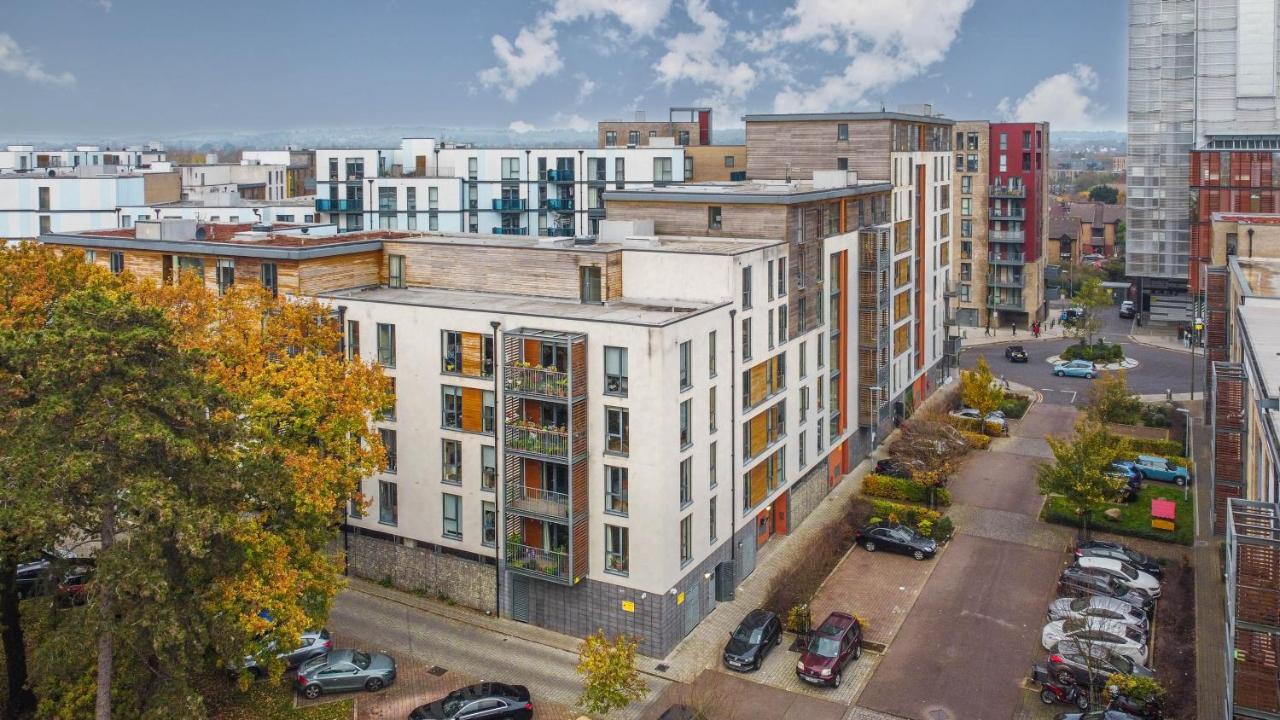 הנדון Spacious & Cosy, Netflix, Parking, Colindale Station מראה חיצוני תמונה